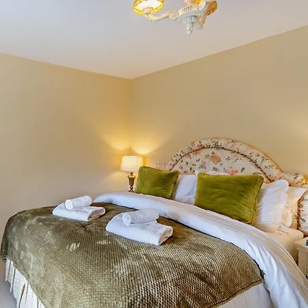 3 Bed In Richmond 94740 Holiday home *
