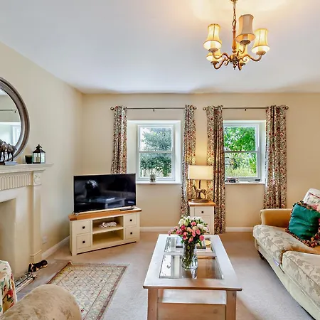 3 Bed In Richmond 94740 Holiday home *